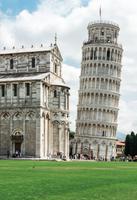 La tour de Pise (Italie) est le campanile de la cathédrale Notre-Dame de l'Assomption. - Crédits : omersukrugoksu/istock