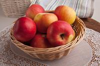 Corbeille de pommes - Crédits : Istock/pavlen