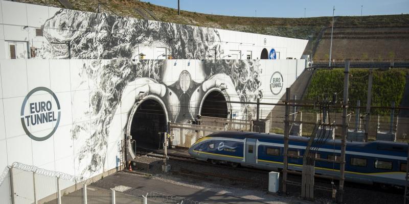 La tonnelle sous le canal